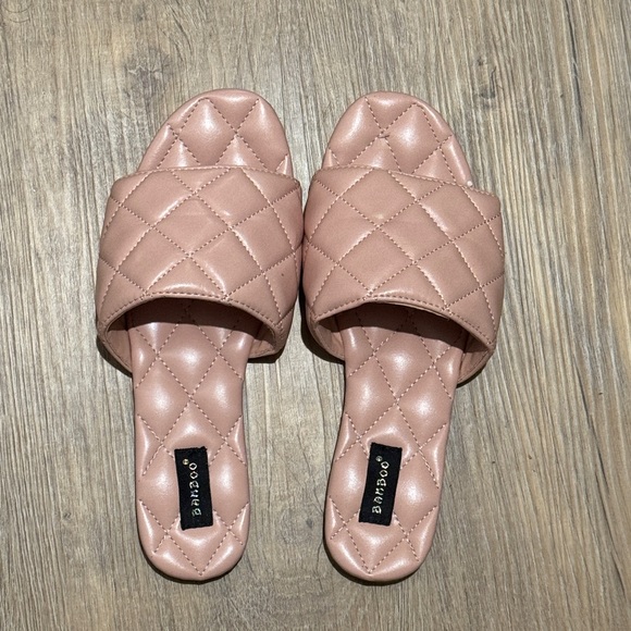BAMBOO Shoes - Bamboo Women's Blush Quilted Slippers